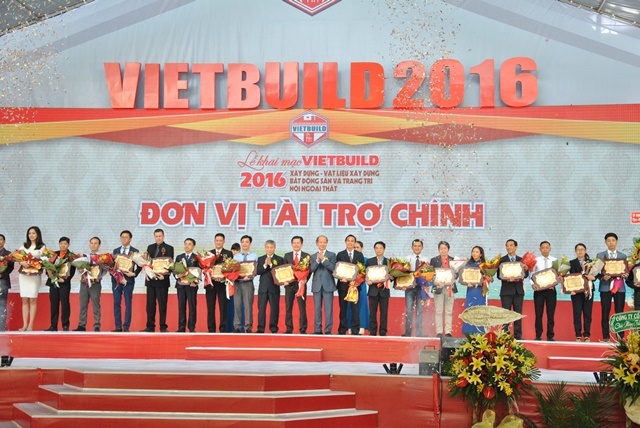 Impression of Viglacera saving energy glass technology at Vietbuil in Hochiminh city